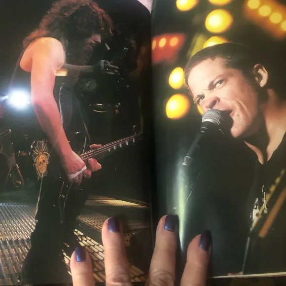 Metallic live shit Binge & purge book great condition - Picture 4 of 8